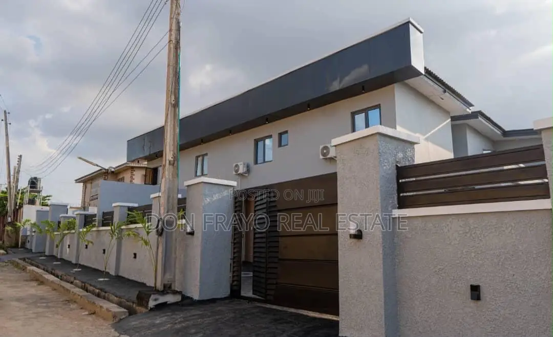 Furnished 4bdrm Duplex in Ikolaba Main Estate, Agodi for sale