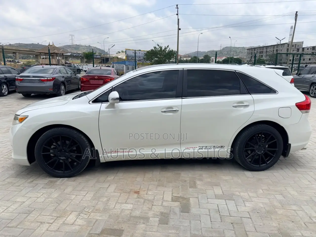 Toyota Venza XLE 2011 White