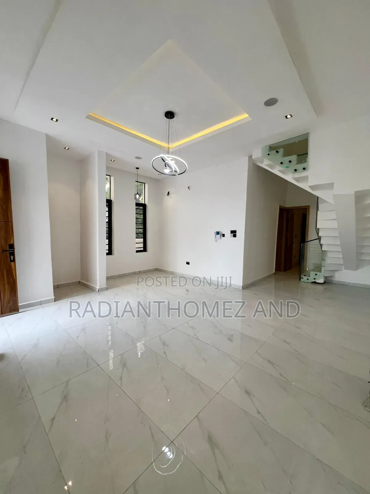 4bdrm Mansion in Lekki for sale