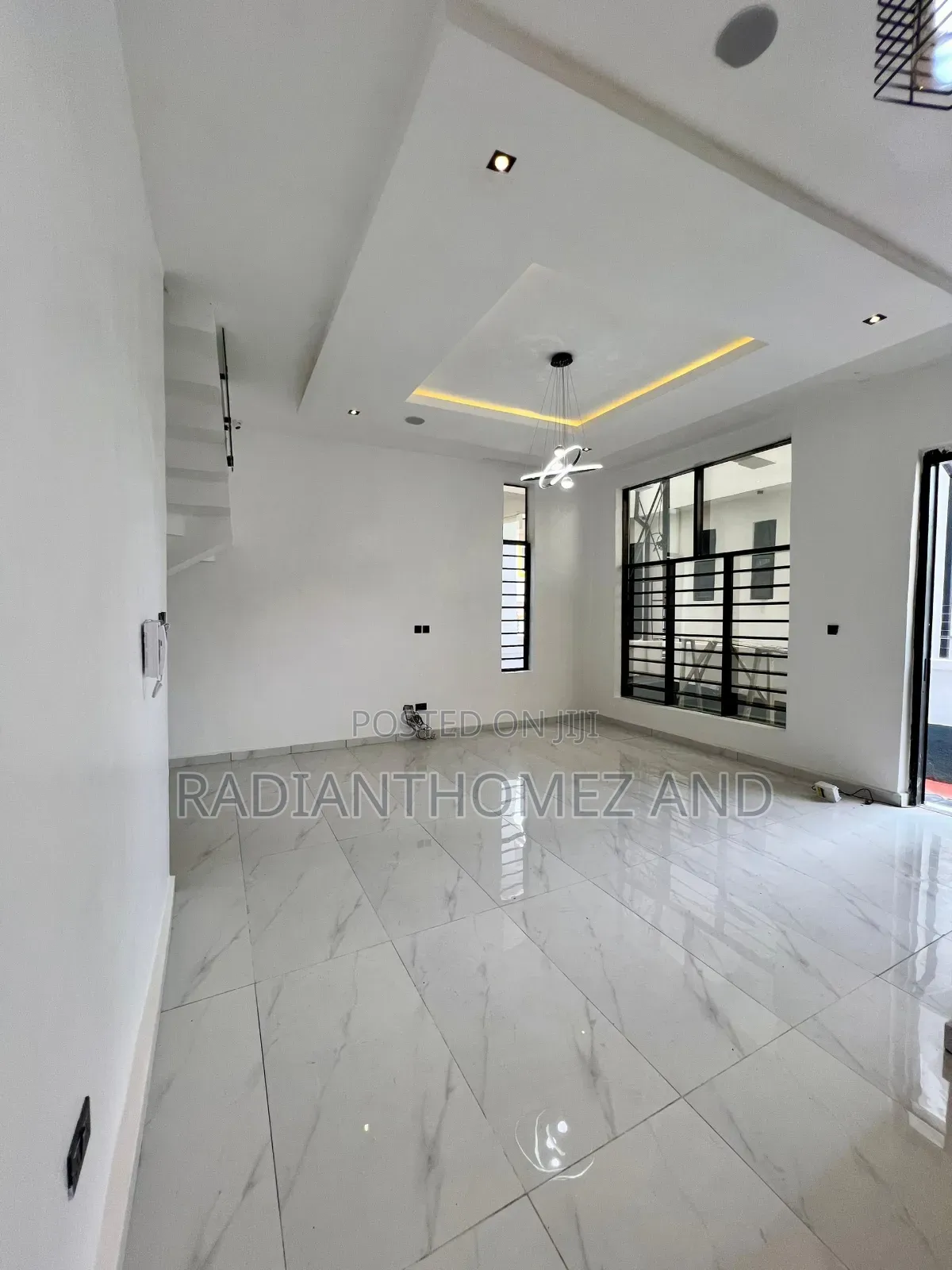 4bdrm Mansion in Lekki for sale