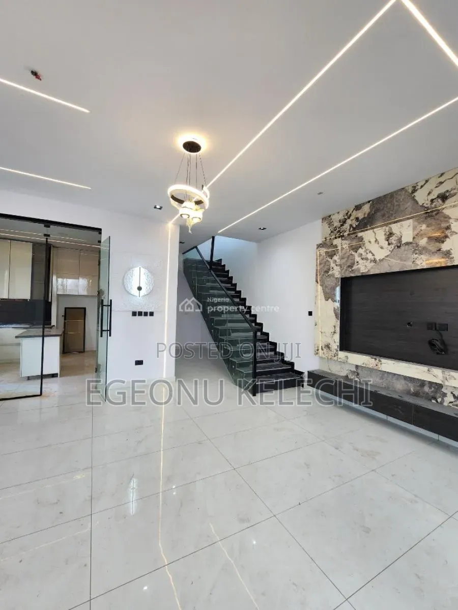4bdrm Duplex in Ikota for sale