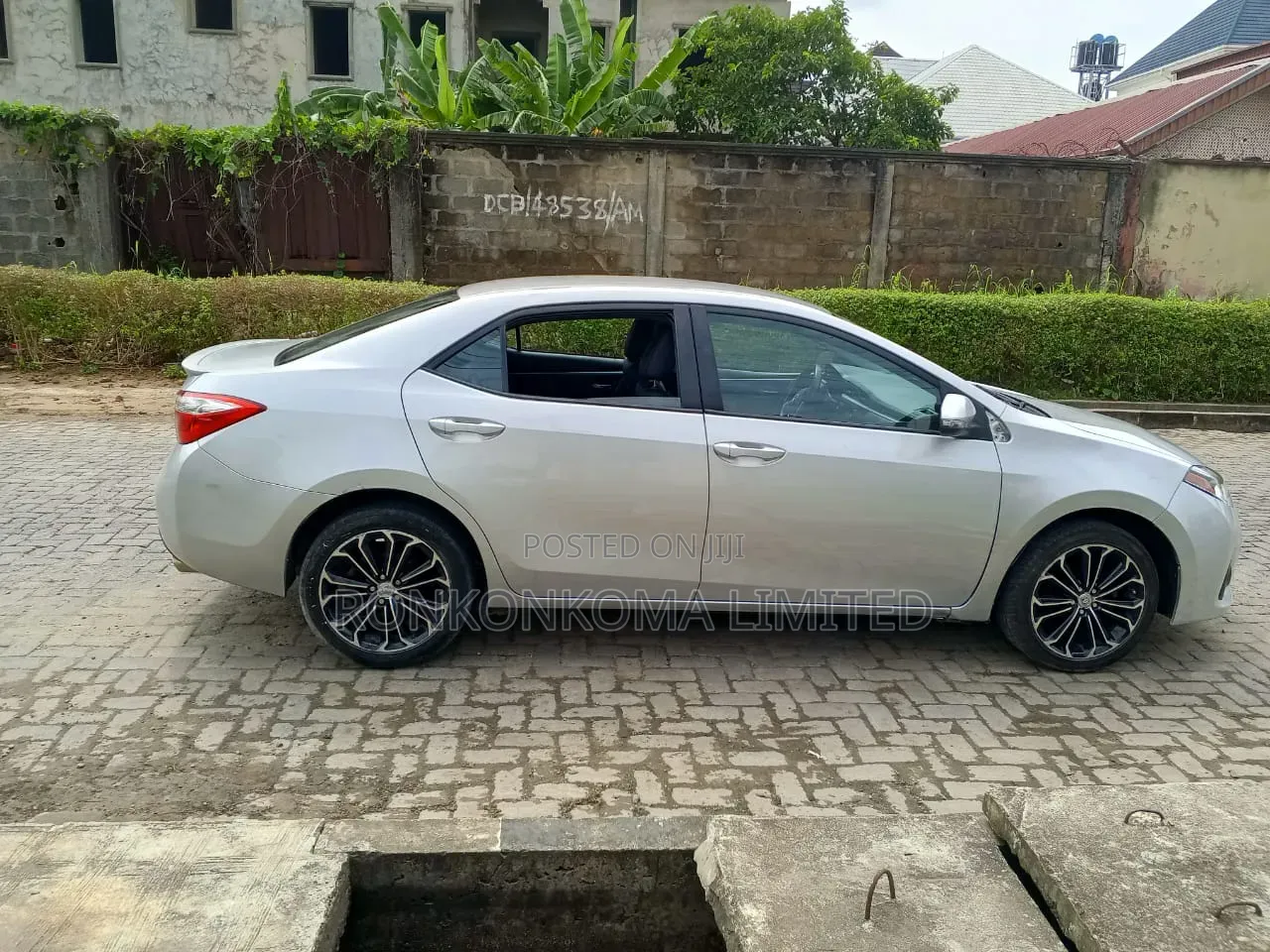 Toyota Corolla LE 4dr Sedan (1.8L 4cyl CVT) 2016 Silver
