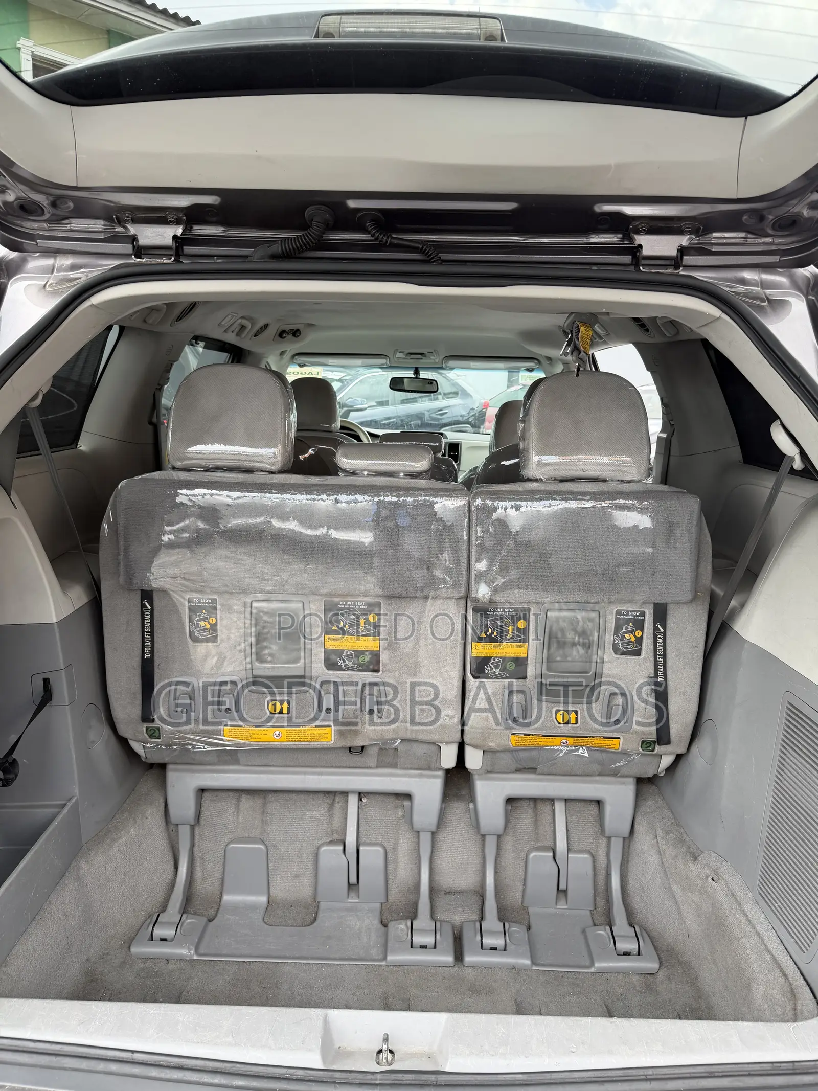 Toyota Sienna LE FWD 8-Passenger 2013 Gray