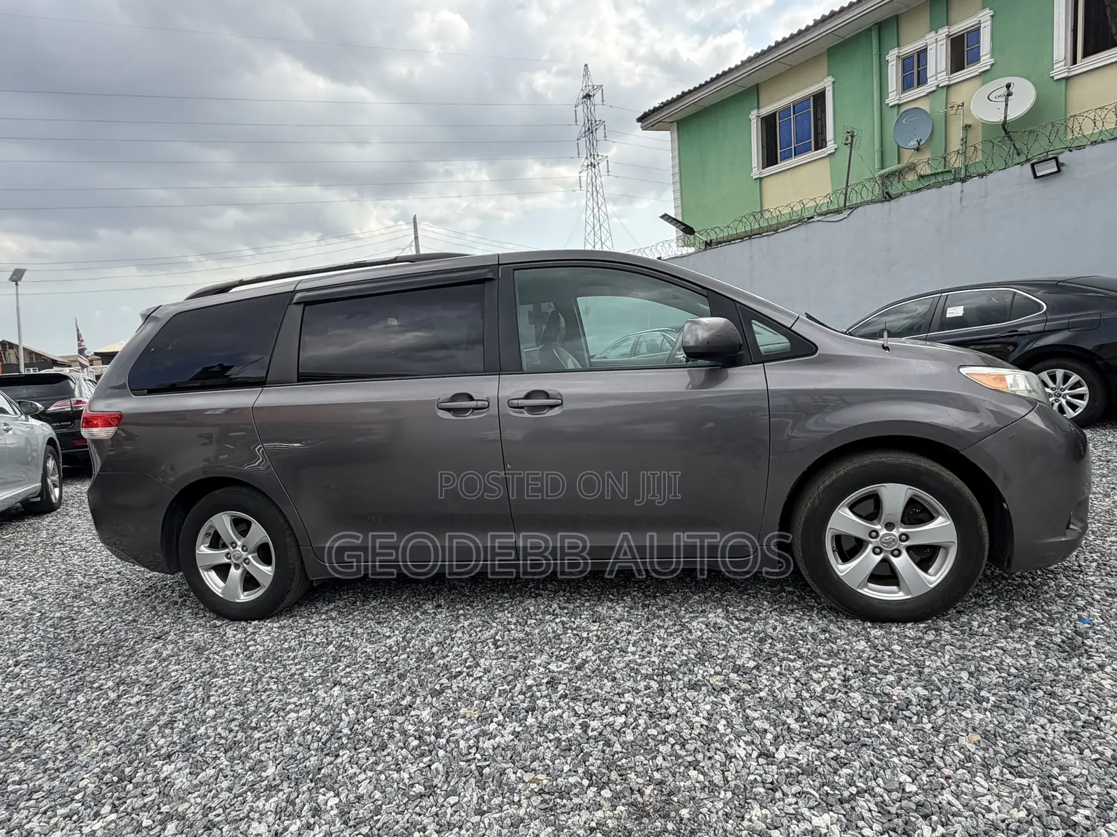 Toyota Sienna LE FWD 8-Passenger 2013 Gray