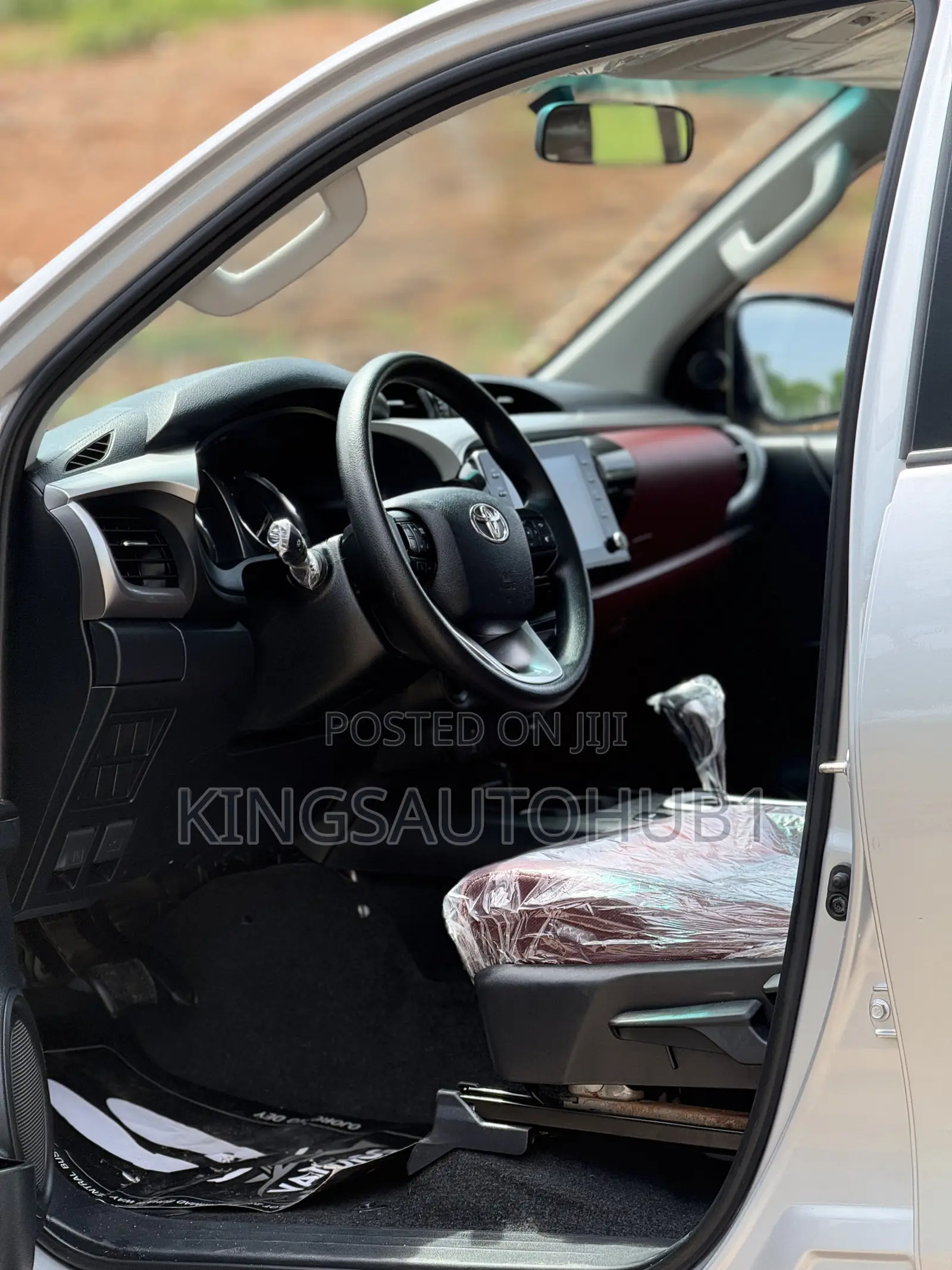 New Toyota Hilux 2025 Silver