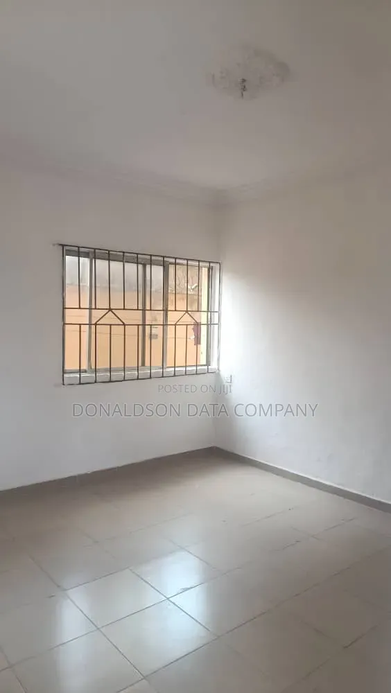 2bdrm Block of Flats in Oluyomi, Iju-Ishaga for sale