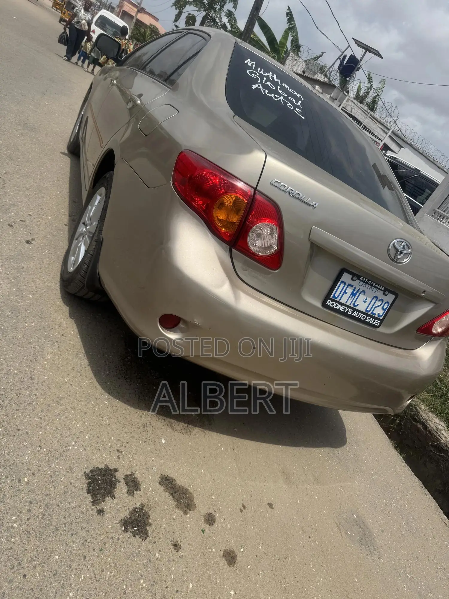 Toyota Corolla 2010 Gold