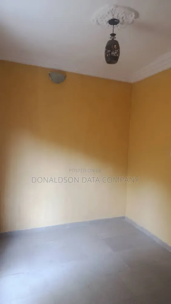 2bdrm Block of Flats in Oluyomi, Iju-Ishaga for sale