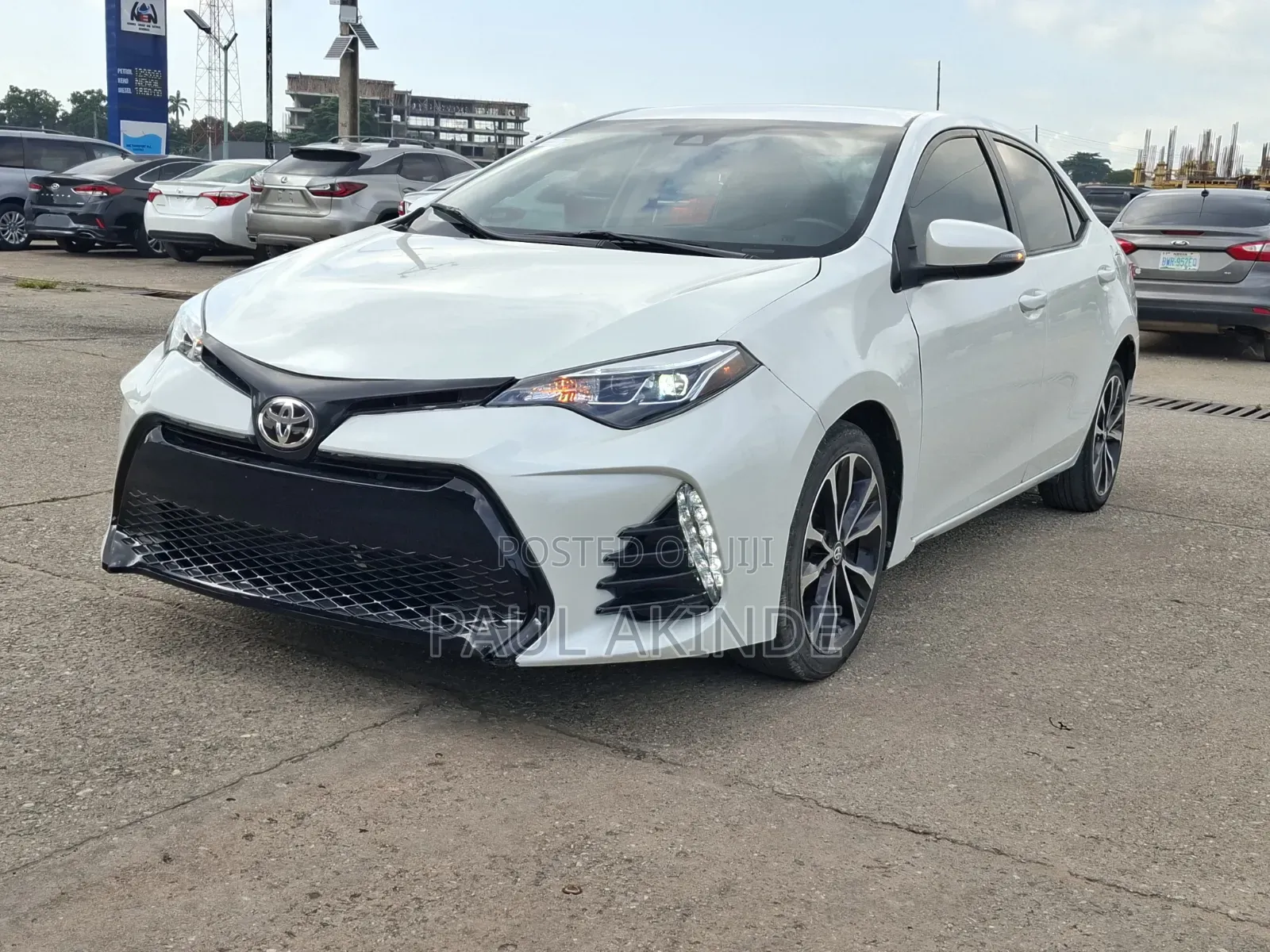 Toyota Corolla SE 4dr Sedan (1.8L 4cyl CVT) 2017 White