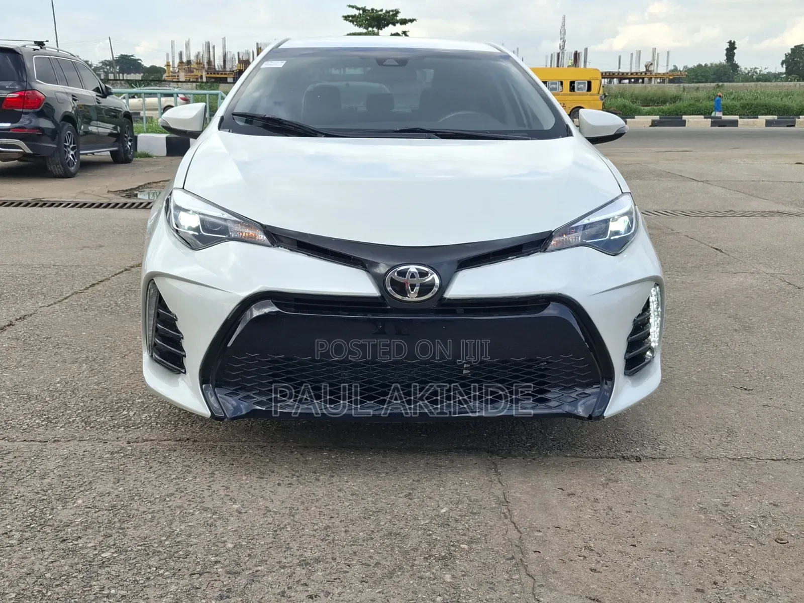 Toyota Corolla SE 4dr Sedan (1.8L 4cyl CVT) 2017 White