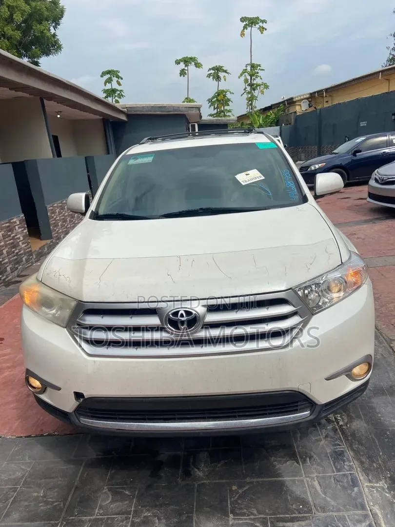 Toyota Highlander Limited 3.5l 4WD 2013 White