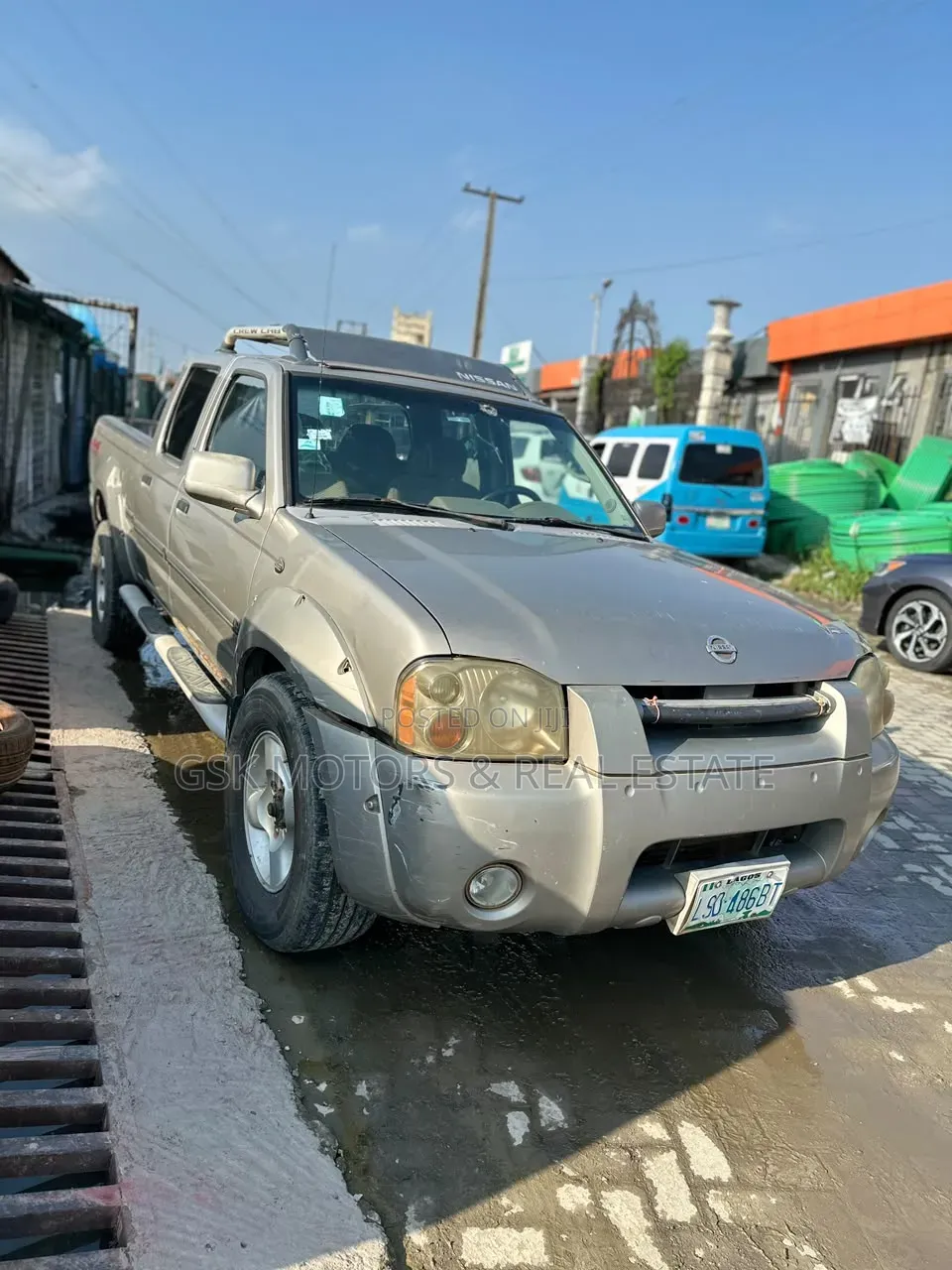 Nissan Frontier SC-V6 4x4 Standard Bed Crew Cab 116.1 in. WB 2002 Gray