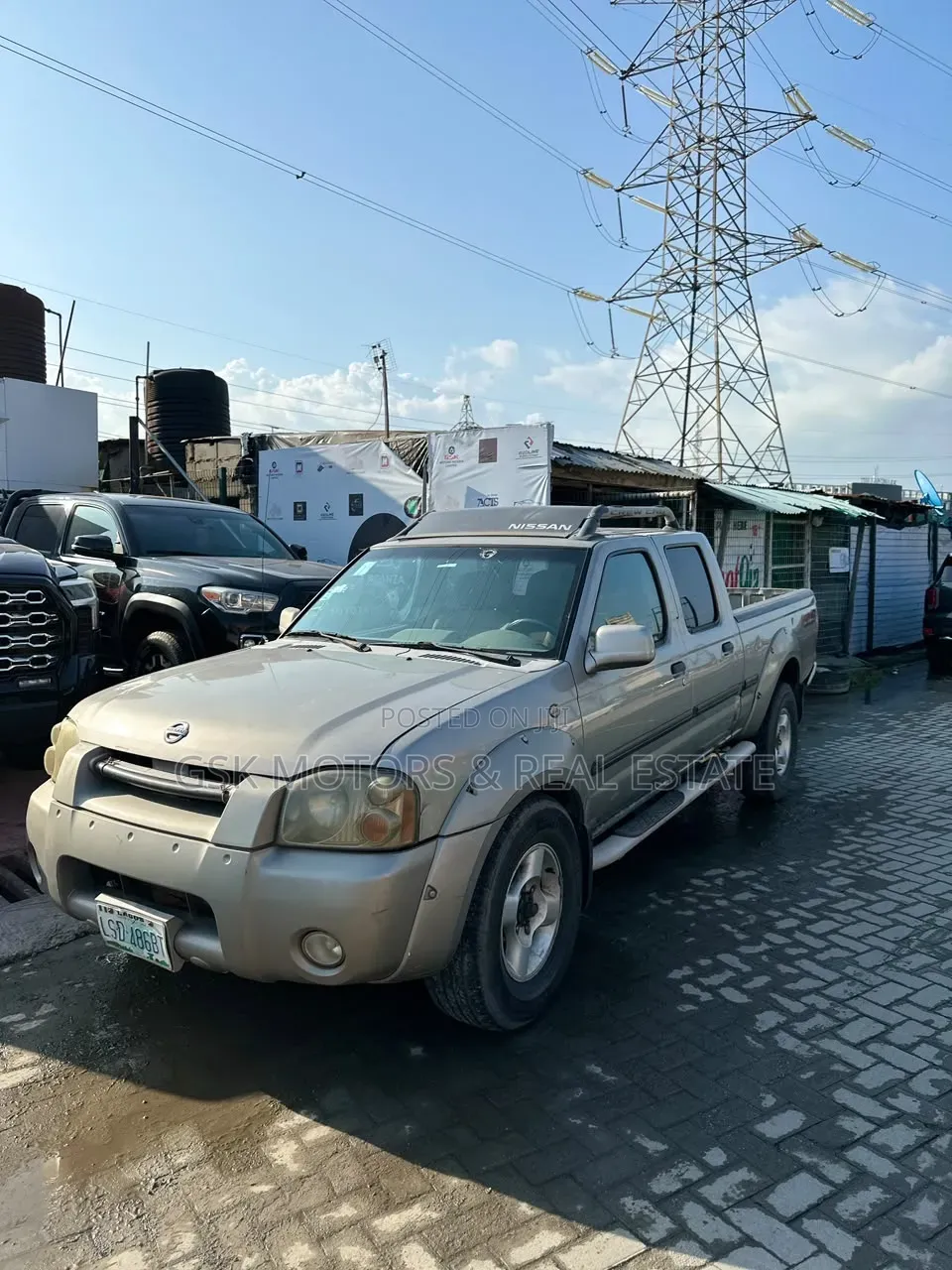 Nissan Frontier SC-V6 4x4 Standard Bed Crew Cab 116.1 in. WB 2002 Gray