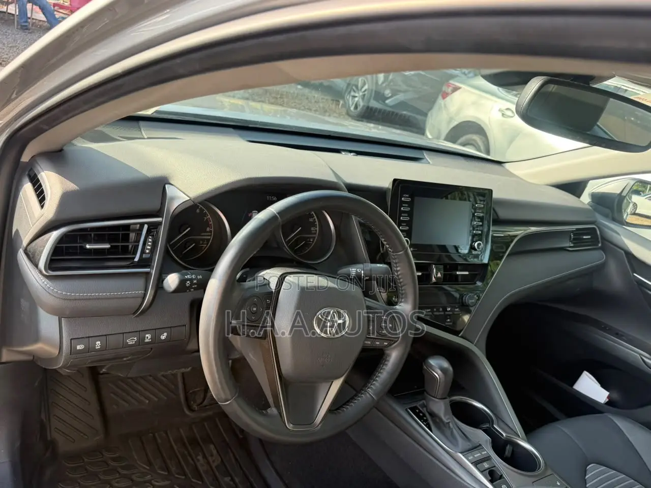 Toyota Camry SE 2022 Silver