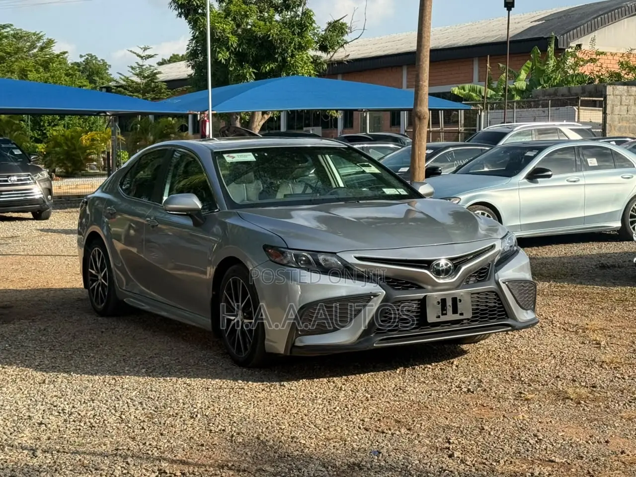 Toyota Camry SE 2022 Silver