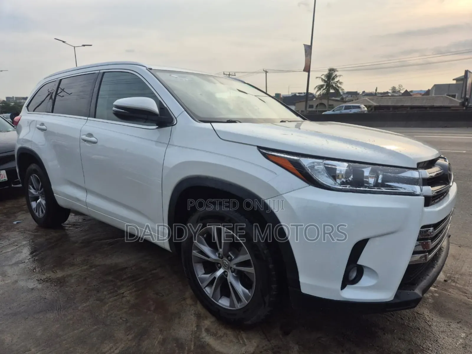 Toyota Highlander XLE 4dr SUV (3.5L 6cyl 6A) 2015 White