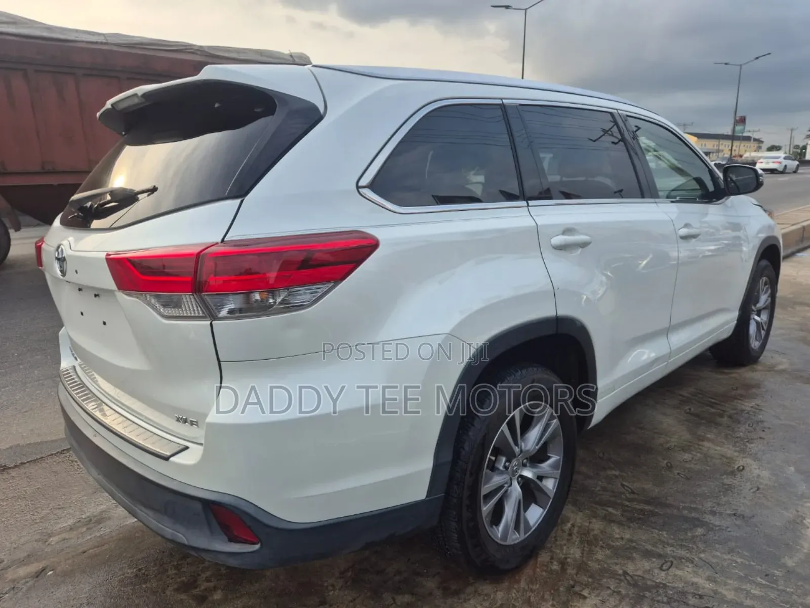 Toyota Highlander XLE 4dr SUV (3.5L 6cyl 6A) 2015 White