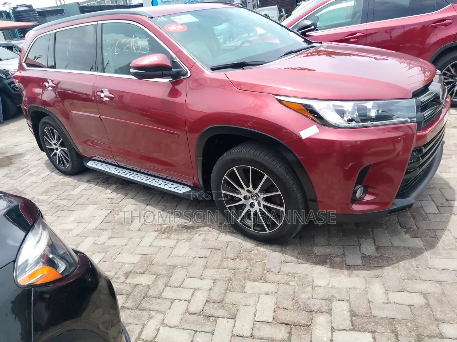 Toyota Highlander LE 4x2 V6 (3.5L 6cyl 8A) 2018 Red
