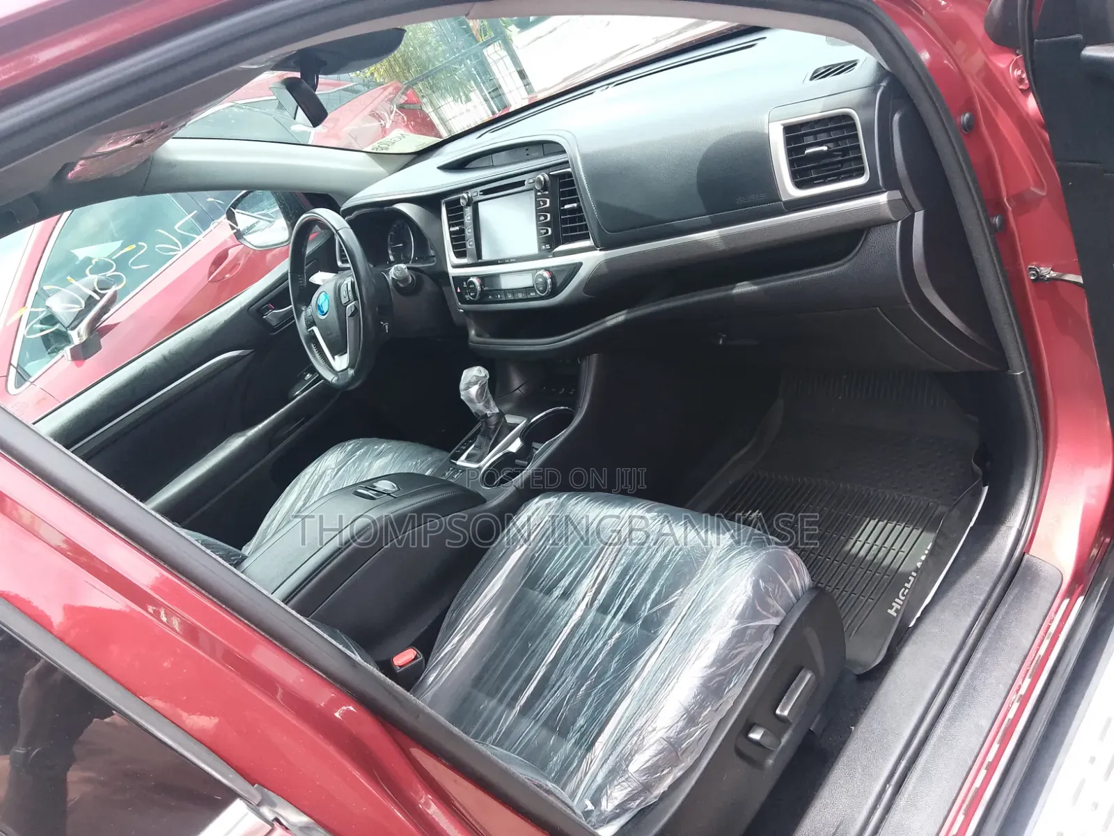 Toyota Highlander LE 4x2 V6 (3.5L 6cyl 8A) 2018 Red
