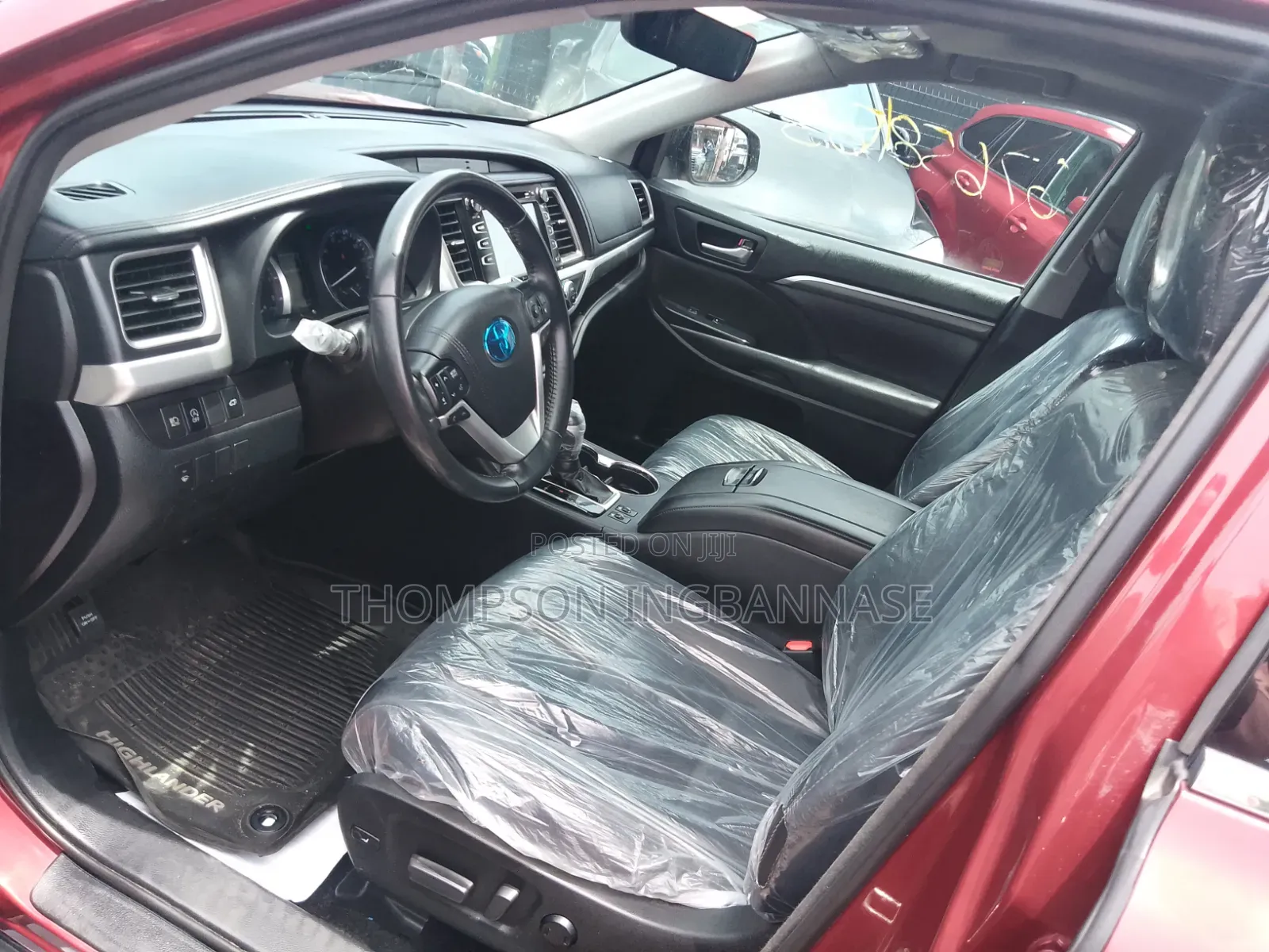 Toyota Highlander LE 4x2 V6 (3.5L 6cyl 8A) 2018 Red