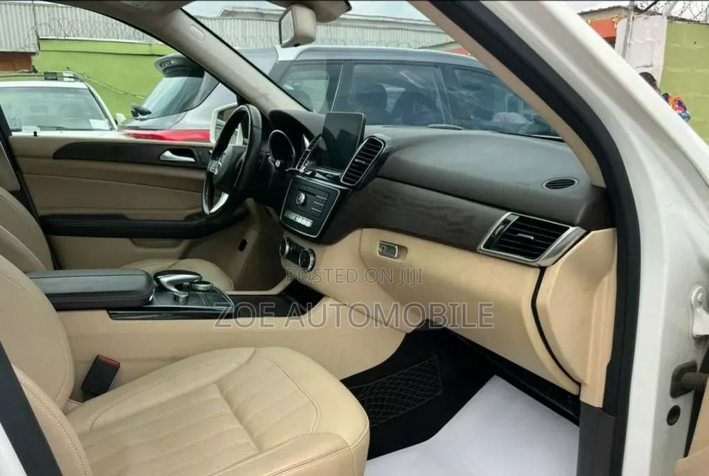 Mercedes-Benz GLE-Class 2019 White