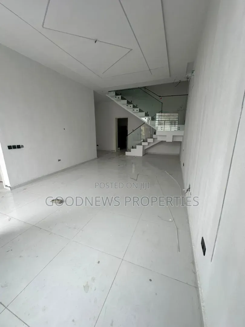 4bdrm Duplex in Sangotedo for sale