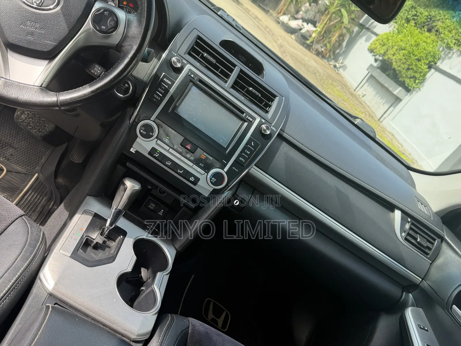 Toyota Camry SE 4dr Sedan (2.5L 4cyl 6A) 2012 Black