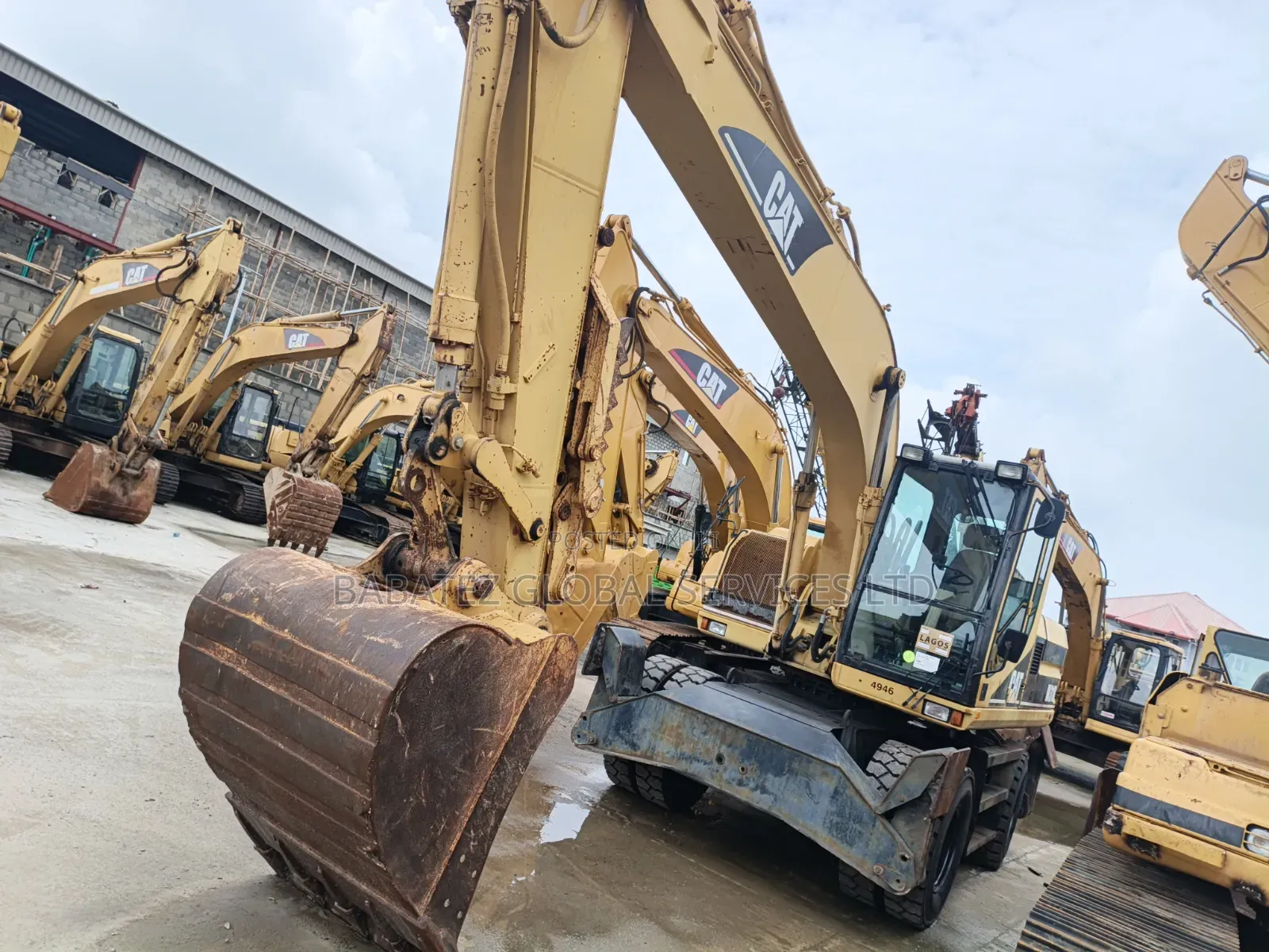 Cat 318 Wheel Escavator