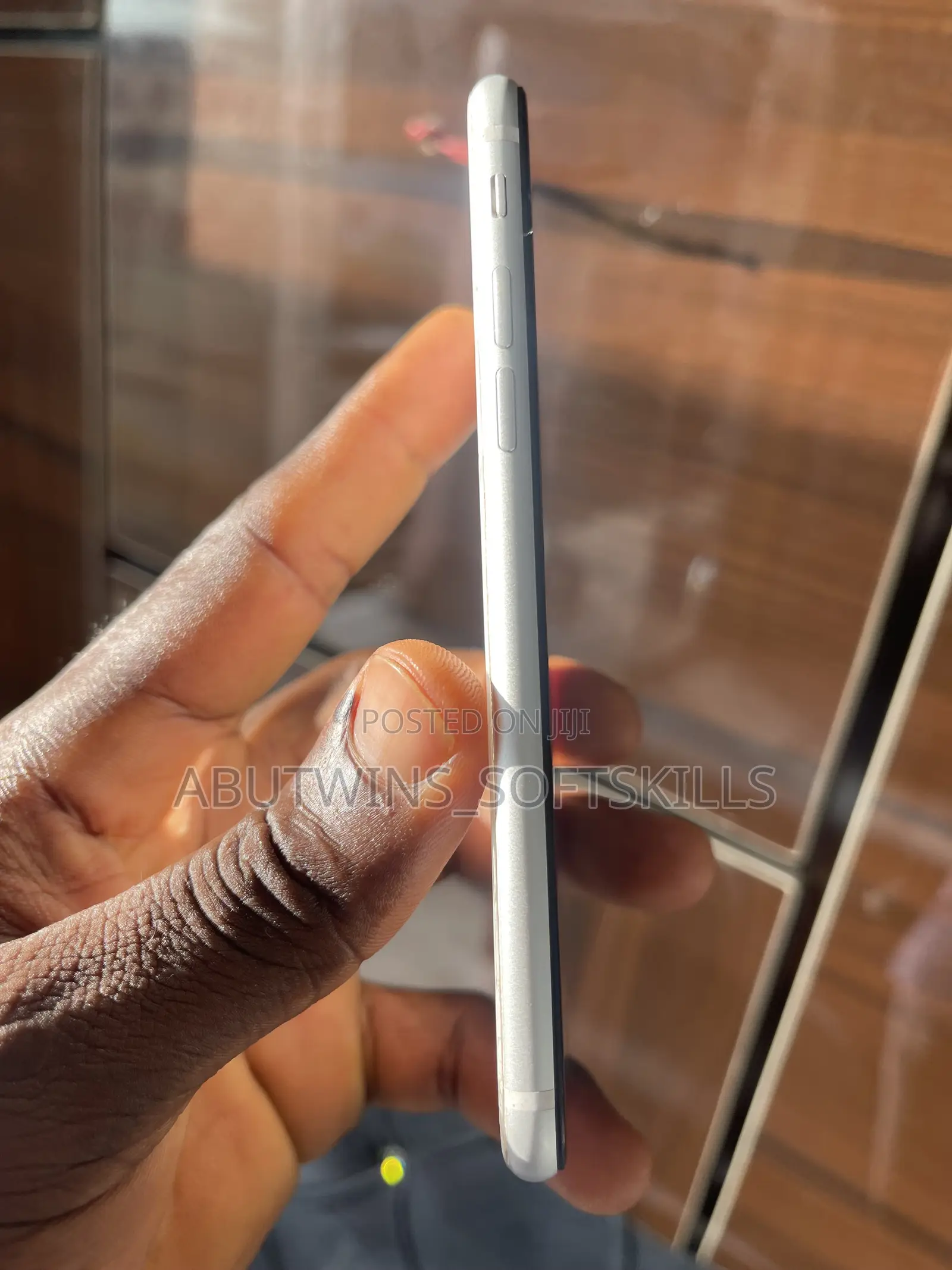 Apple iPhone SE (2022) 64 GB White