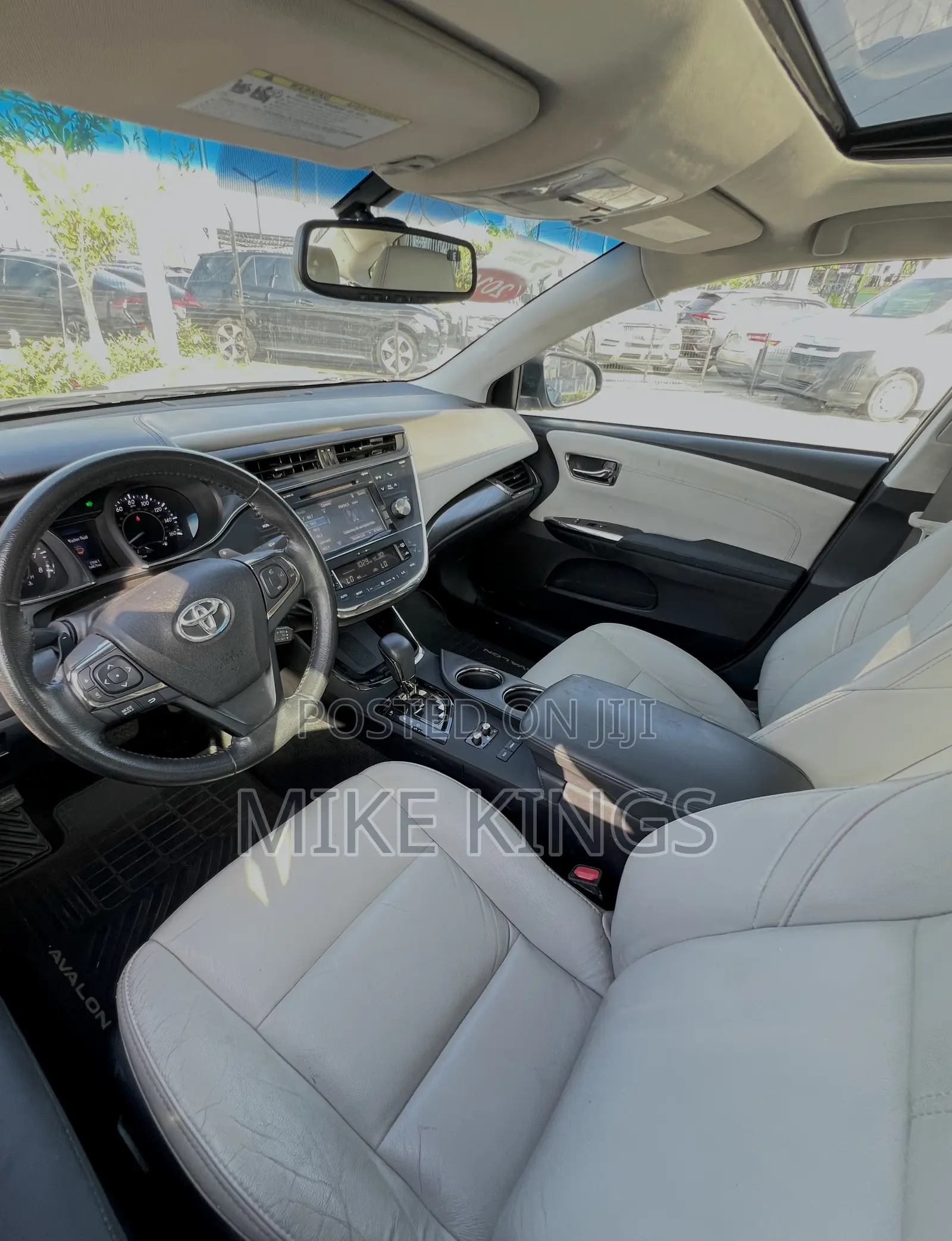 Toyota Avalon XLE Premium FWD Sedan (3.6L 6cyl 6A) 2016 Silver