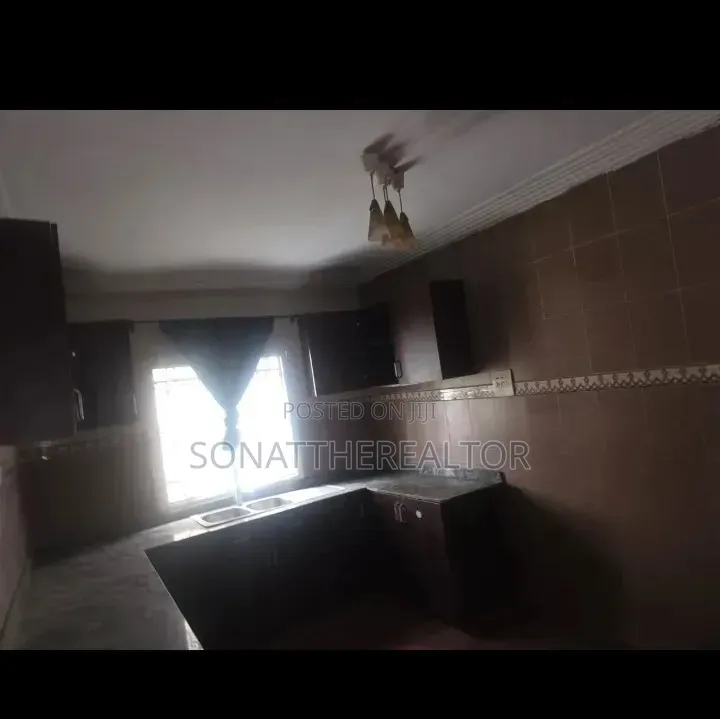 3bdrm Apartment in Golden Palace, Akala Express for rent