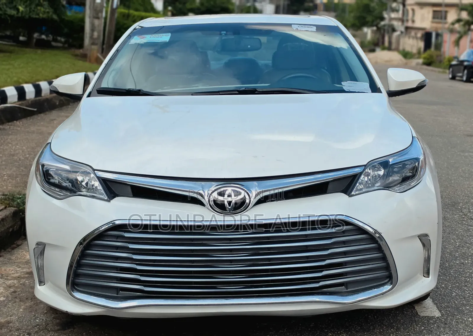 Toyota Avalon Limited 4dr Sedan (3.5L 6cyl 6A) 2015 White