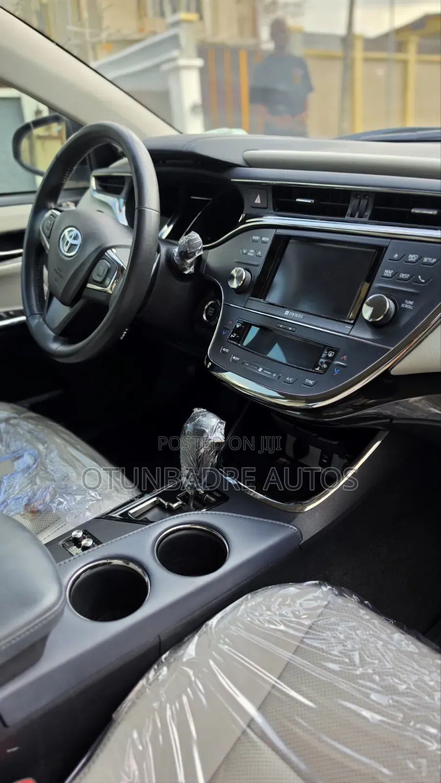 Toyota Avalon Limited 4dr Sedan (3.5L 6cyl 6A) 2015 White