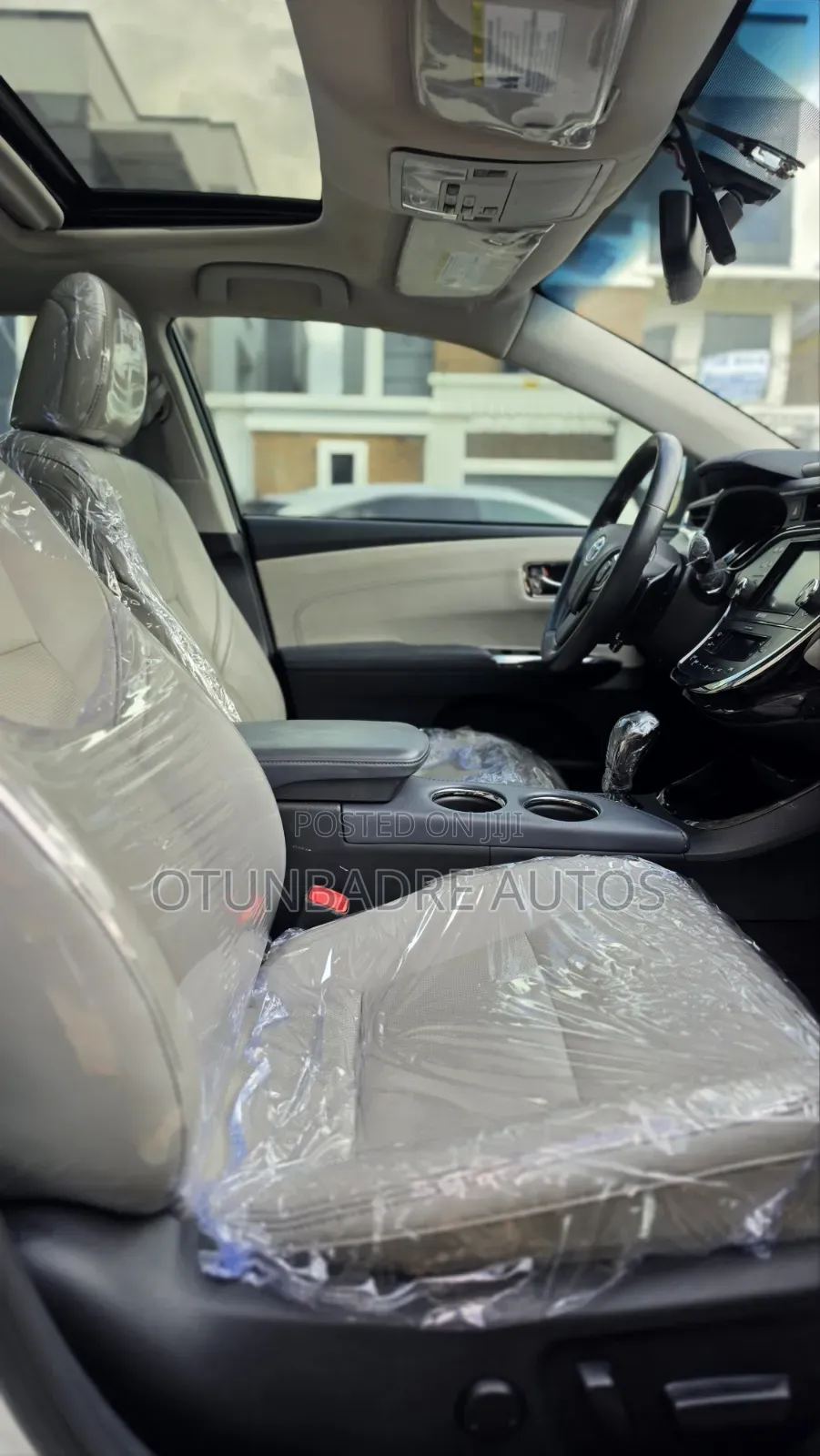 Toyota Avalon Limited 4dr Sedan (3.5L 6cyl 6A) 2015 White