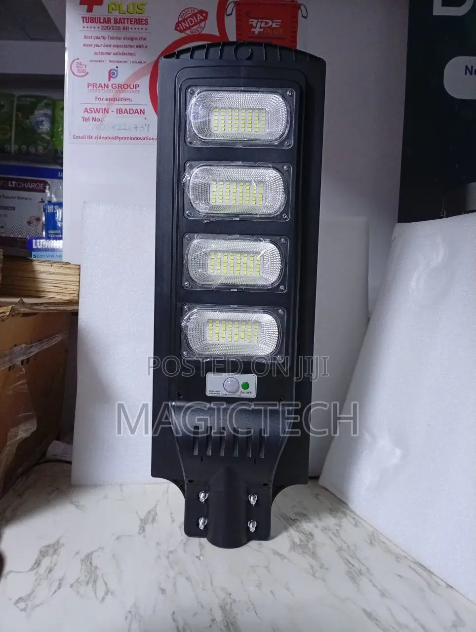 Suntrick 300w Solar Street Light