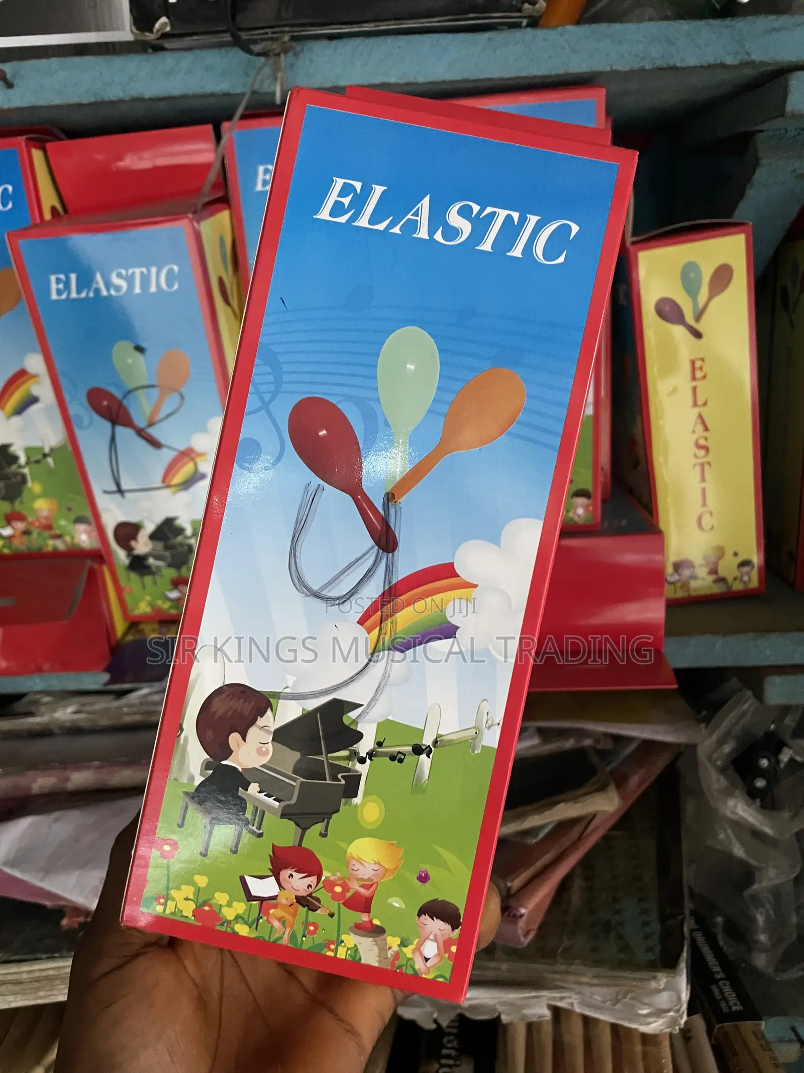 Plastic Maracas 2 in 1 Is a Dual-Purpose Handheld