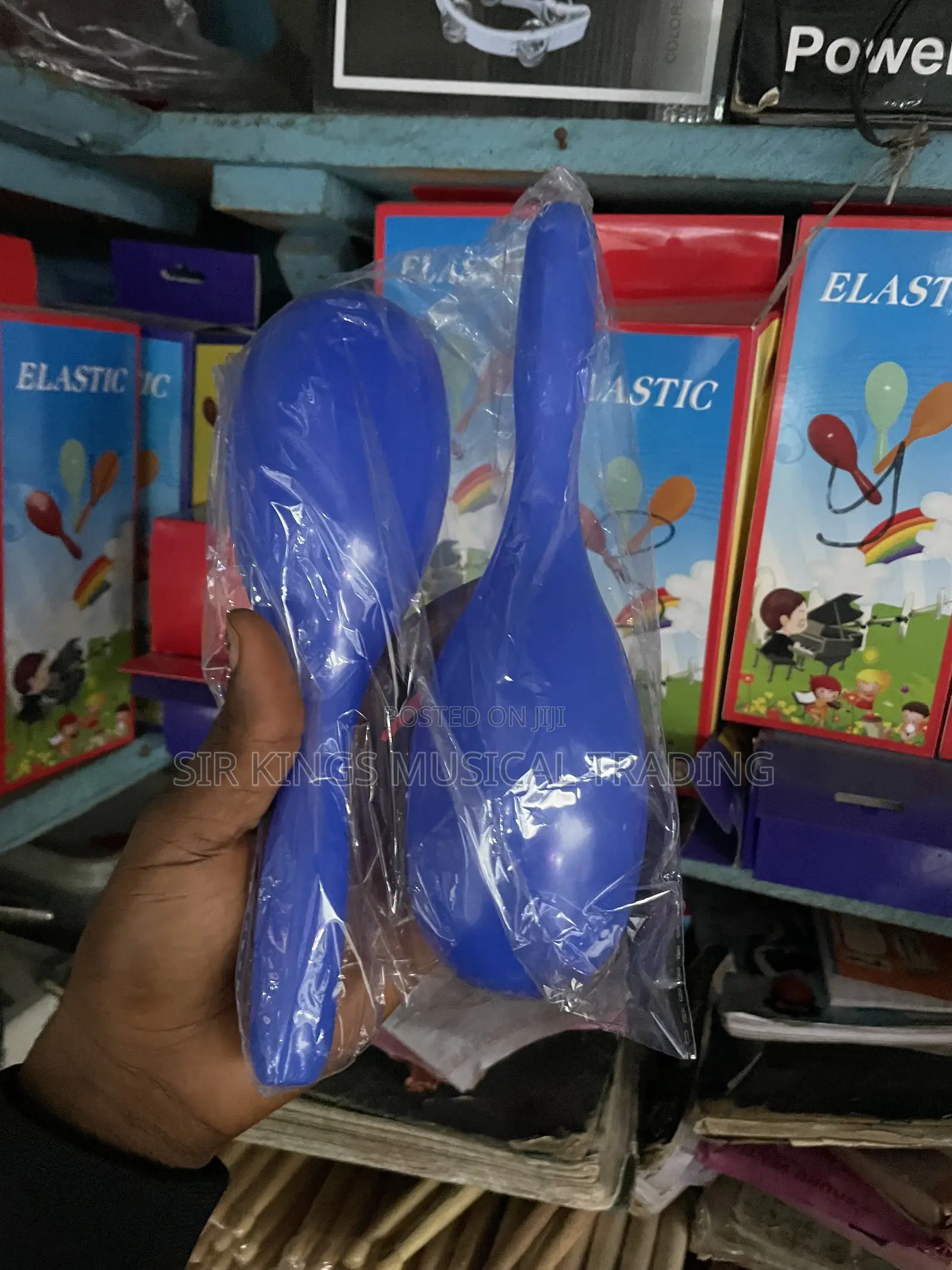 Plastic Maracas 2 in 1 Is a Dual-Purpose Handheld