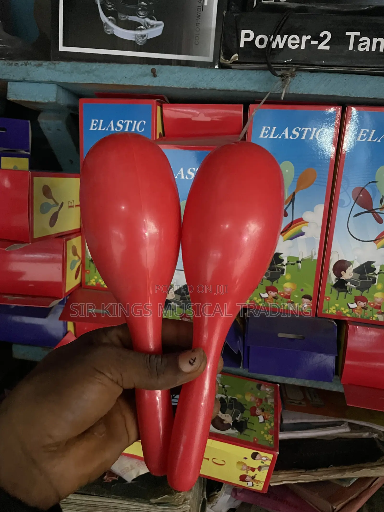 Plastic Maracas 2 in 1 Is a Dual-Purpose Handheld
