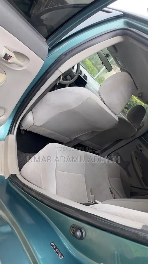 Toyota Corolla 2010 Green