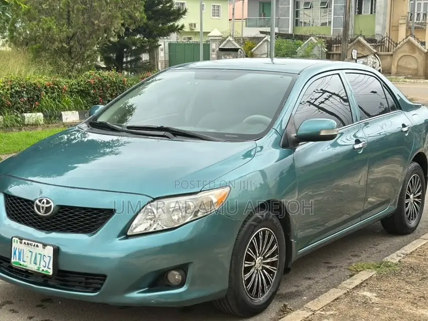 Toyota Corolla 2010 Green