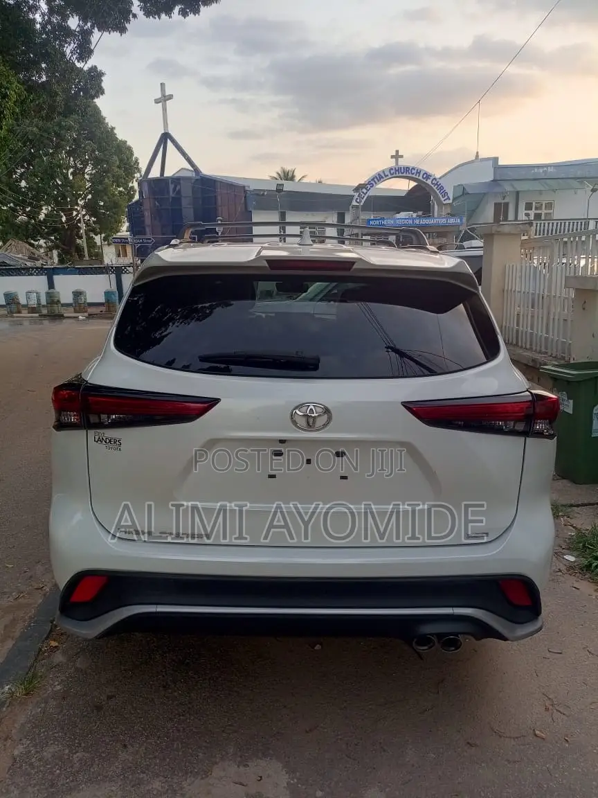 Toyota Highlander 2021 White