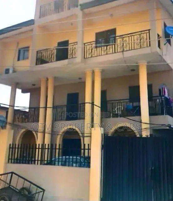15bdrm Block of Flats in Aguda / Surulere for sale