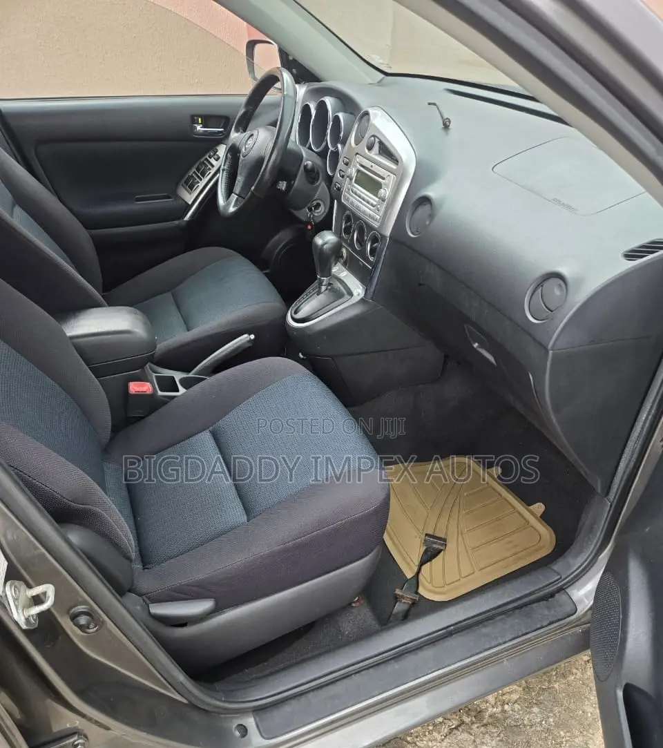 Toyota Matrix XR Hatchback AWD (1.8L 4cyl 4A) 2006 Gray