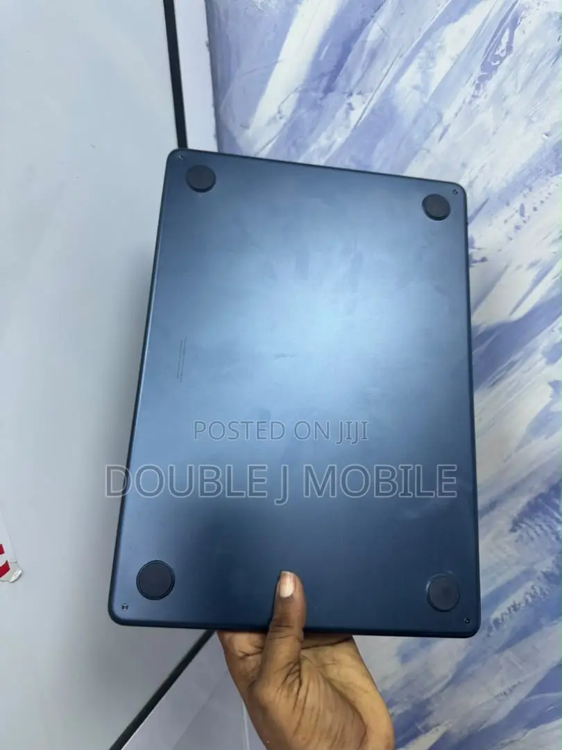 Laptop Apple MacBook Air 2024 M3 24GB Apple M3 SSD 512GB