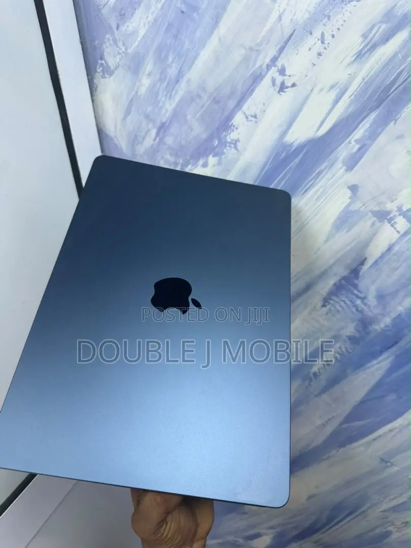 Laptop Apple MacBook Air 2024 M3 24GB Apple M3 SSD 512GB