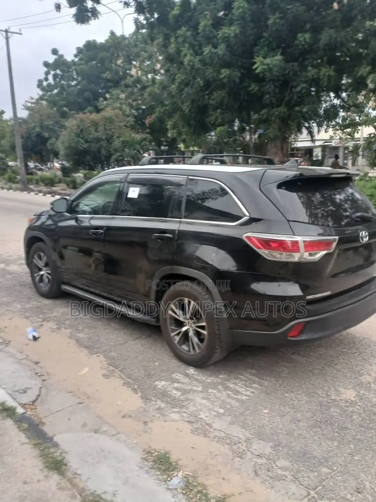 Toyota Highlander XLE V6 4x4 (3.5L 6cyl 6A) 2016 Black