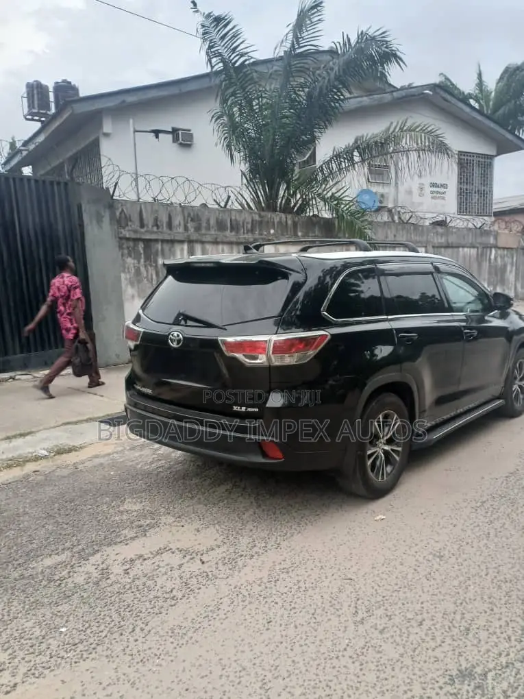 Toyota Highlander XLE V6 4x4 (3.5L 6cyl 6A) 2016 Black