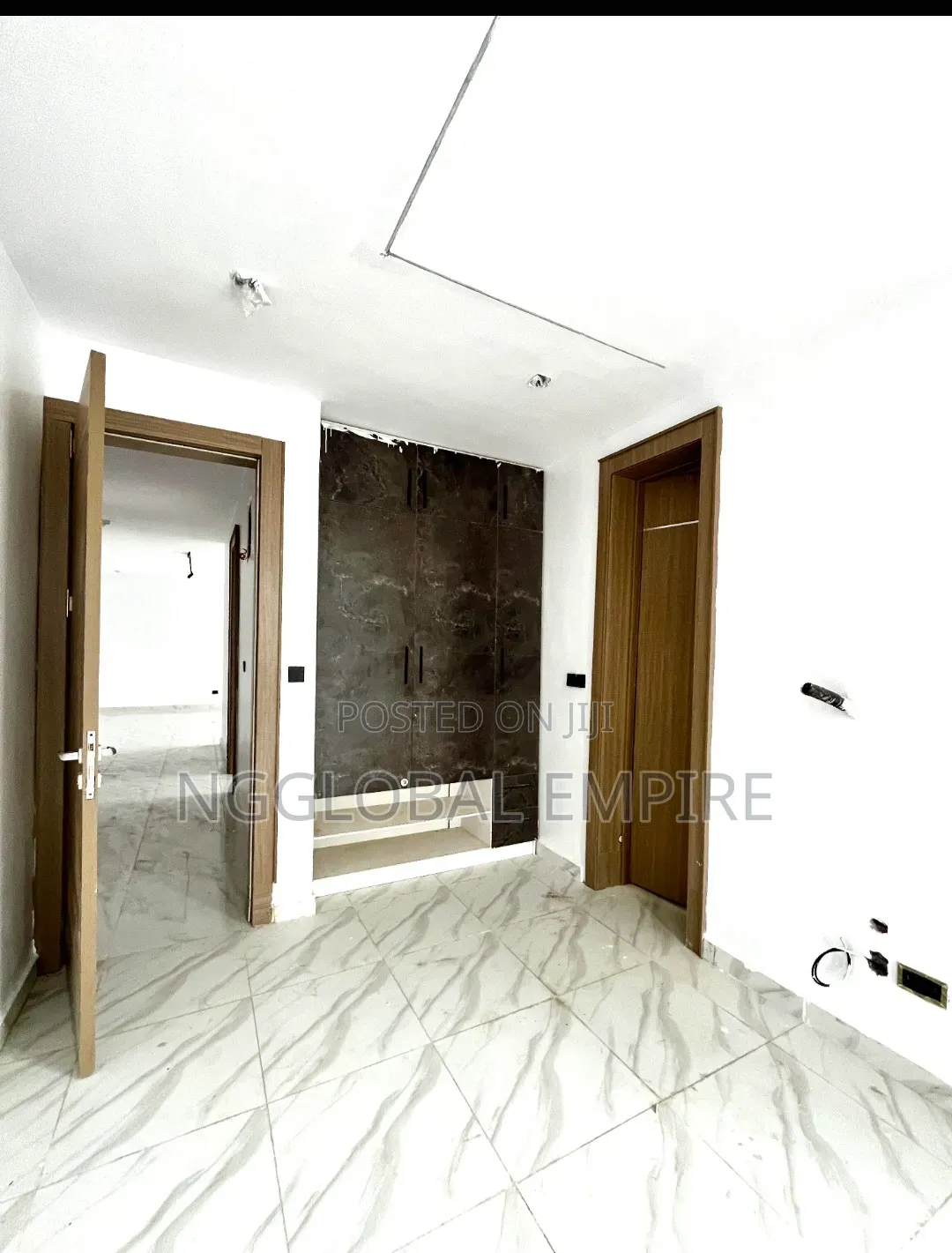 2bdrm Apartment in Lekki Phase 1 for sale