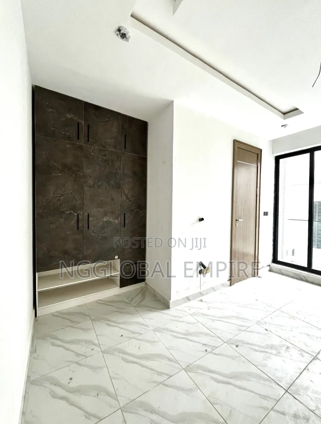 2bdrm Apartment in Lekki Phase 1 for sale