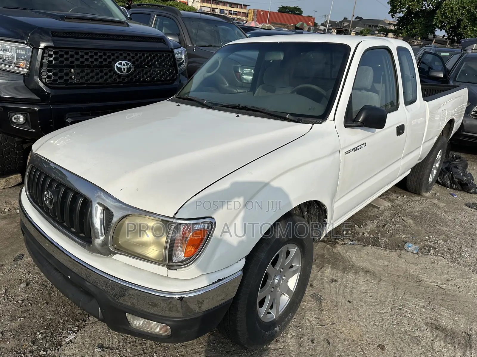 Toyota Tacoma Base 4x2 Regular Cab 103.3 in. WB 2003 White